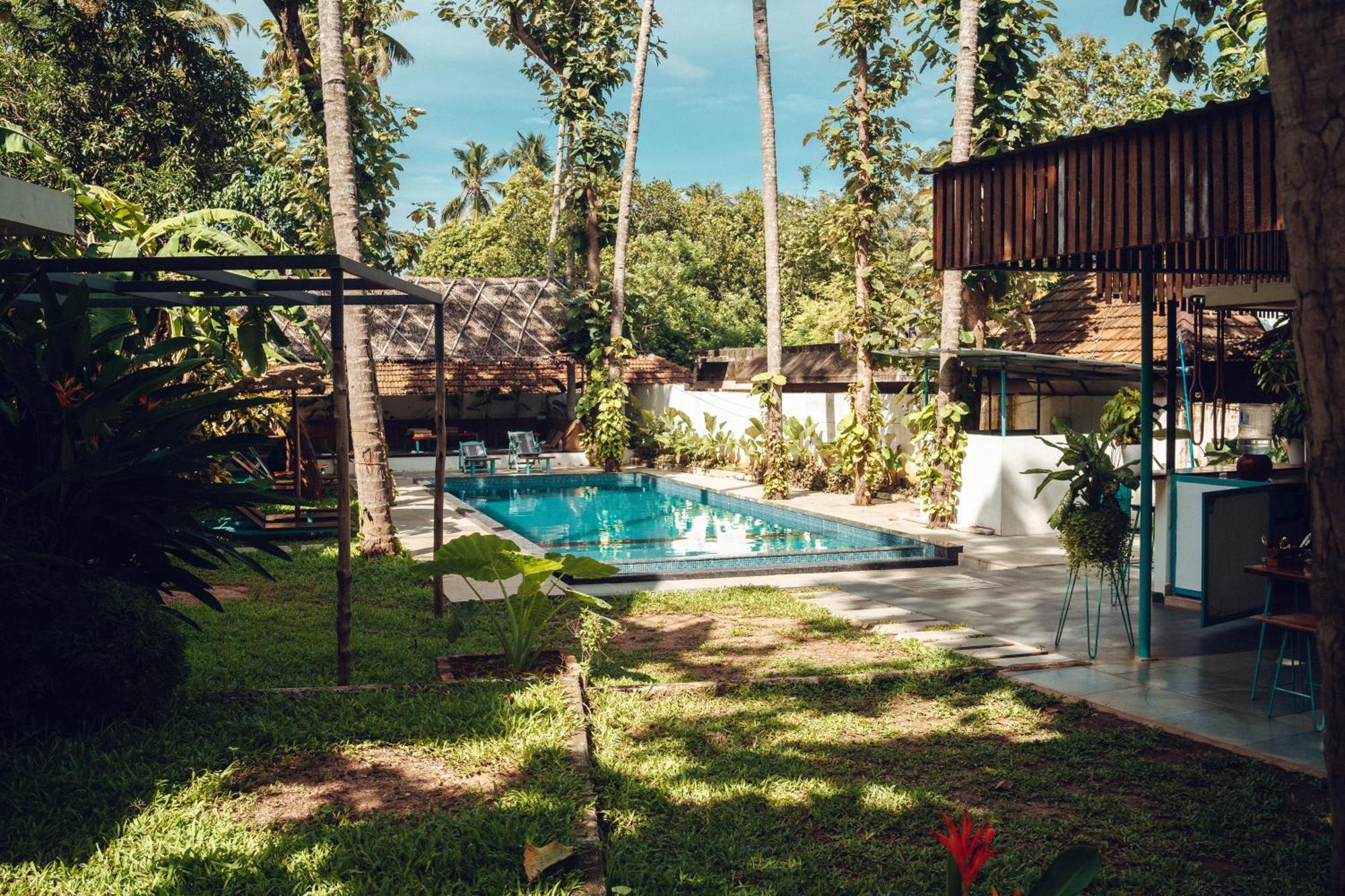 Paddlecult Surf Retreat Bed and Breakfast Varkala Eksteriør billede
