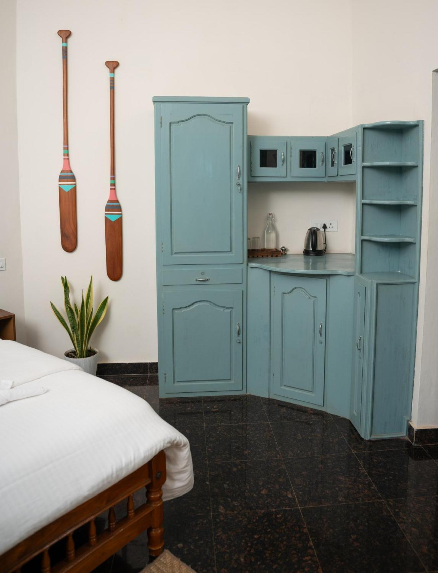 Paddlecult Surf Retreat Bed and Breakfast Varkala Eksteriør billede